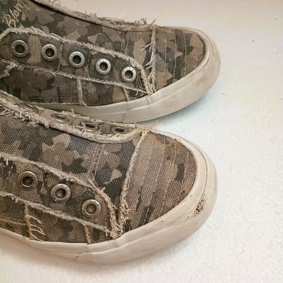 Blowfish Babalu Gray Camo Sneaker 8 Distressed Canvas Slip On Shoes - Picture 3 of 7